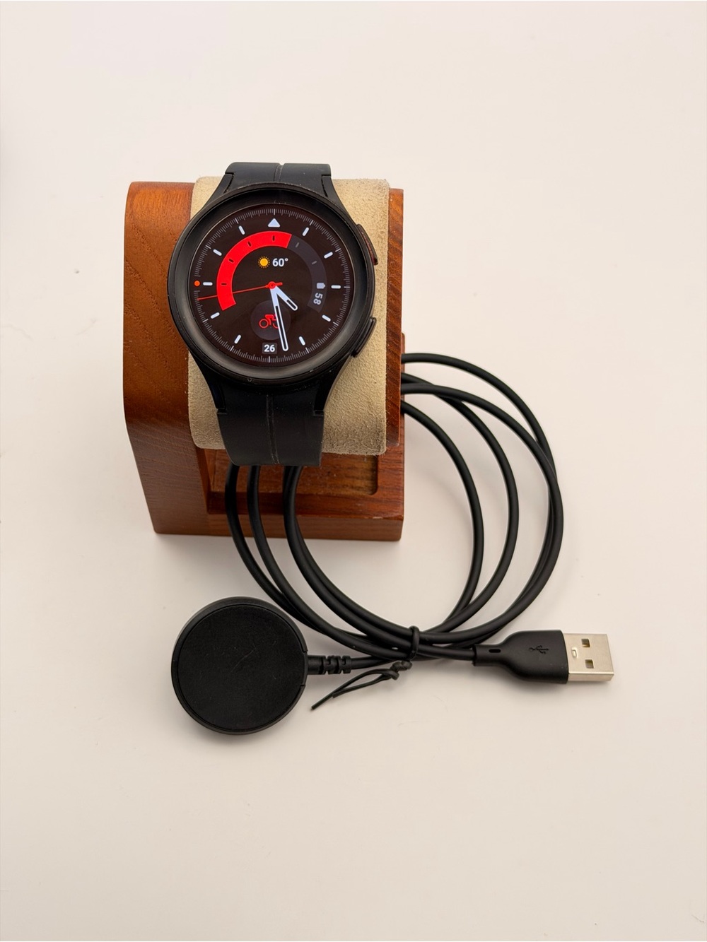 Samsung Galaxy Watch 5 Pro, Tested, Excellent, 44mm,Sapphire Crystal, Charger